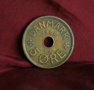 1928 Hcn Denmark 5 Ore Bronze World Coin Km828.  1 Crowned Cxc Monogram photo