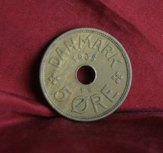 1935 Hcn Denmark 5 Ore Bronze World Coin Km828.  1 Crowned Cxc Monogram photo