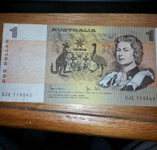Australia $1 Dollar Bill,  Dje 116043 photo
