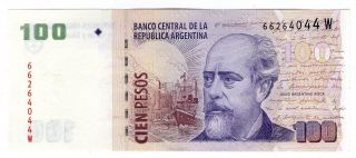 Argentina Note 100 Pesos 2012 Serial W M.  Del Pont - Boudou P Unc photo