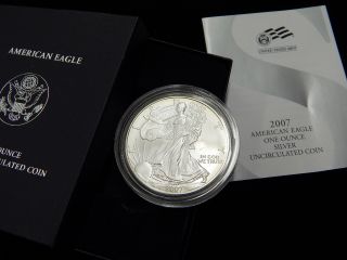2007 - W American Eagle One Ounce Silver Uncir Coin - No Frills Posting - - - K14 photo