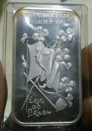1 Ounce Silver Bar.  999 1974 St.  Patrick ' S Day photo