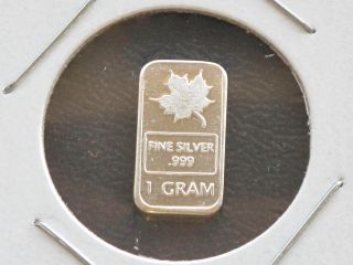 Maple Leaf 1 Gram.  999 Fine Silver Fractional Bar Ingot D0805 photo