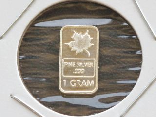Maple Leaf 1 Gram.  999 Fine Silver Fractional Bar Ingot D0807 photo