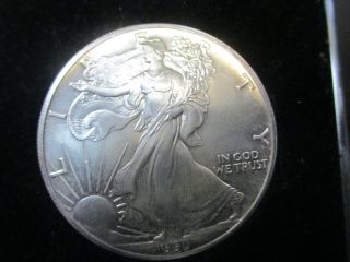 1990 1 Oz.  999 Fine Silver Liberty Walking American Silver Eagle Dollar Coin Unc photo