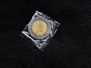 5 Pesos Mexico 2012 Bi - Metallic L@@k Sh/h. photo