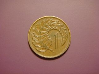 Zealand 1 Cent,  1972 Coin.  Silver Fern Leaf photo