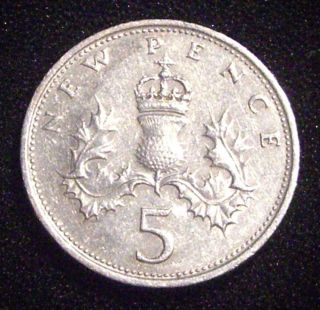 1970 One 5 Pence Great Britain Coin England. photo