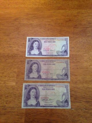 3 - 1973,  El Banco De La Republica,  2,  Un Peso Oro Bank Note photo