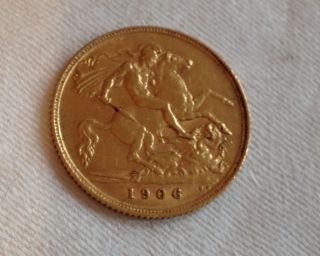 British 22k Gold Half Sovereign 1906 4g photo