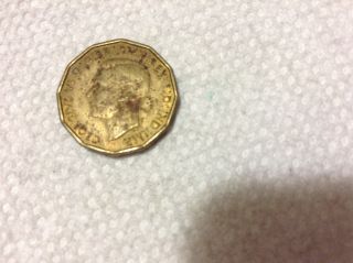 Great Britain.  3 - Pence.  1943. photo