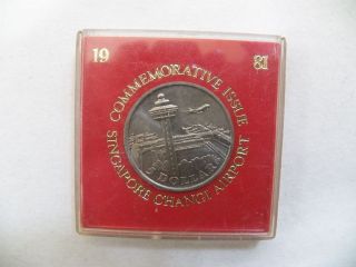 1981 5 Dollars Commemorative Issue Singapore Changi Airport In Holder photo