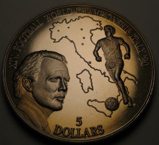 Niue 5 Dollars 1990 - Copper/nickel - Championship Italy ' 9 - Elizabeth Ii 1084 photo