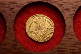Rare Byzantine Gold Solidus Coin Of Empress Irene - 797 Ad photo