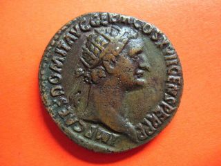 Domitianus (69 - 92 Ad).  Ae Dupondius photo