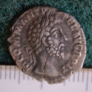 Rare Silver Denarius Of Commodus Genius,  Ancient Roman Coin,  Minted Rome 186 Ad. photo
