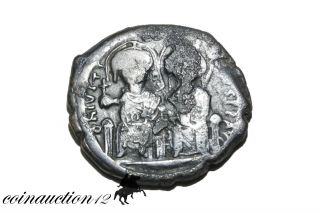 Byzantine Coin Ae 30 Follis Justin Ii Constantinople Year 2 photo