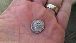 Roman Silver Denarius : Hadrianus photo