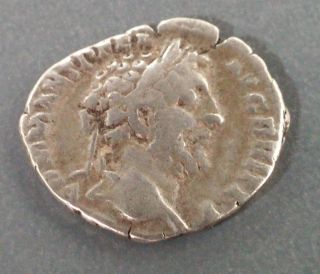 175 - 176 Ad Roman Silver Denarius Of Commodus photo