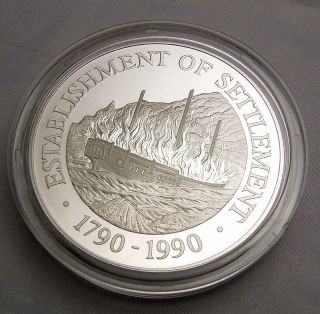 1990 Silver Pitcairn Islands $50 Proof 5 0zs.  999 Bicentennial Box & photo