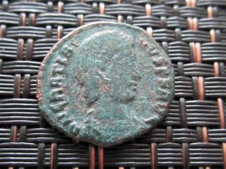 Gratian 367 - 383 Ad Bronze Coin Thessaloniki Mit Ancient Roman Coin photo