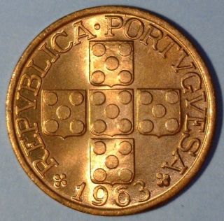 Portugal 20 Centavos (xx) 1963 Brilliant Uncirculated Copper Coin photo