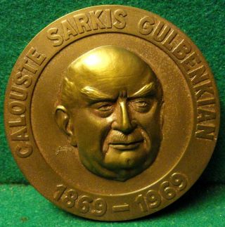 Philanthropist Calouste Gulbenkian / Hands & Cup 80mm 1969 Bronze Medal photo