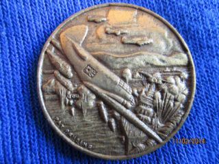 Vintage Remember Pearl Harbor December 1941 Coin - Japanese Planes Bombing - Lqqk photo