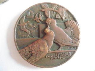 Bronze Medal By Jean Vernon - Jean De La Fontaine Fable 