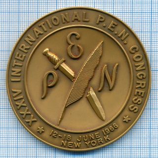 34th P.  E.  N.  International Congress Bronze Medal York 1966 Usa photo