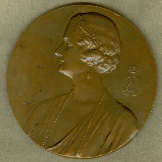 1935 Belgium Medal Issued In Memory Of Queen Astrid,  Engraved By Alf Mauquoy photo