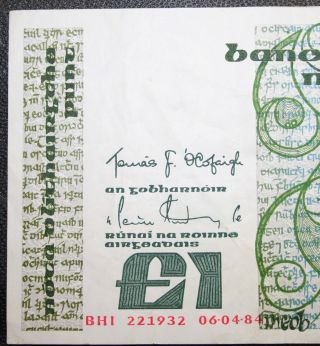 Ireland - 1984 Queen Medb £1 Irish Banknote Good Very Fine One Pound Irland P70 photo
