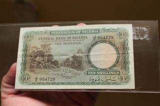 Central Bank Of Nigeria 10 Ten Shillings Sept 15,  1958 S/n J/2 954729 P - 3 Vf, photo
