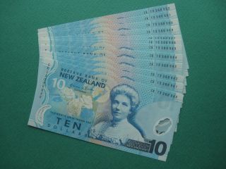 2013 Zealand 10 Dollars Polymer Note Consecutive Number Gem Unc.  1pc photo