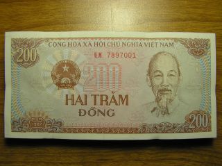 Vietnam 1987 Two Hundred 200 Vietnamese Dong Paper Money Banknote P 100 Unc photo