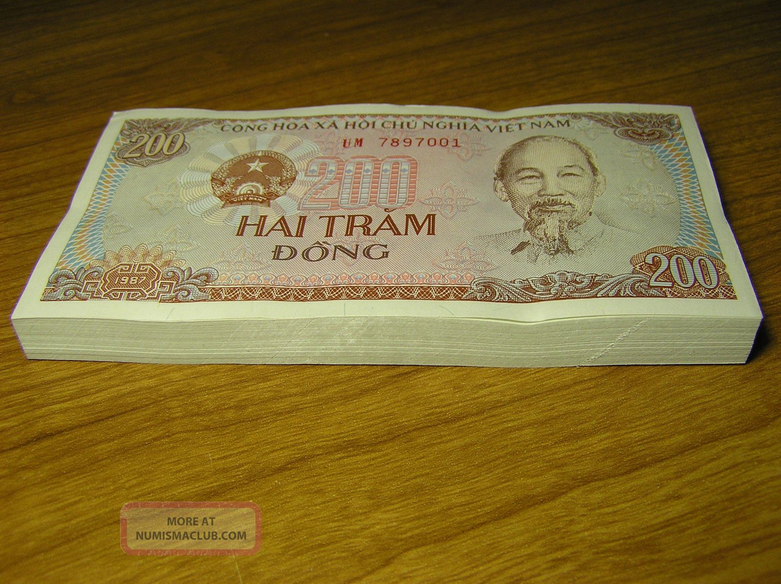Vietnam 1987 Two Hundred 200 Vietnamese Dong Paper Money Banknote P 100 Unc vietnam-1987-two-hundred-200-vietnamese-dong-paper-money-banknote-p-100-unc