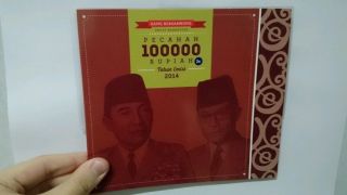 Indonesia Rupiah 100,  000 2014 Nkri Uncut Block Of 2 Unc photo