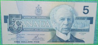 1986 Bank Of Canada 5 Dollar Bank Note Unc ?? photo