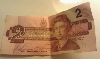 1986 2 Dollar Canadian Elizabeth Ii Bank Of Canada Bill Note photo