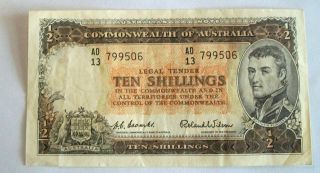 Australia - 10 Shillings 1954 photo