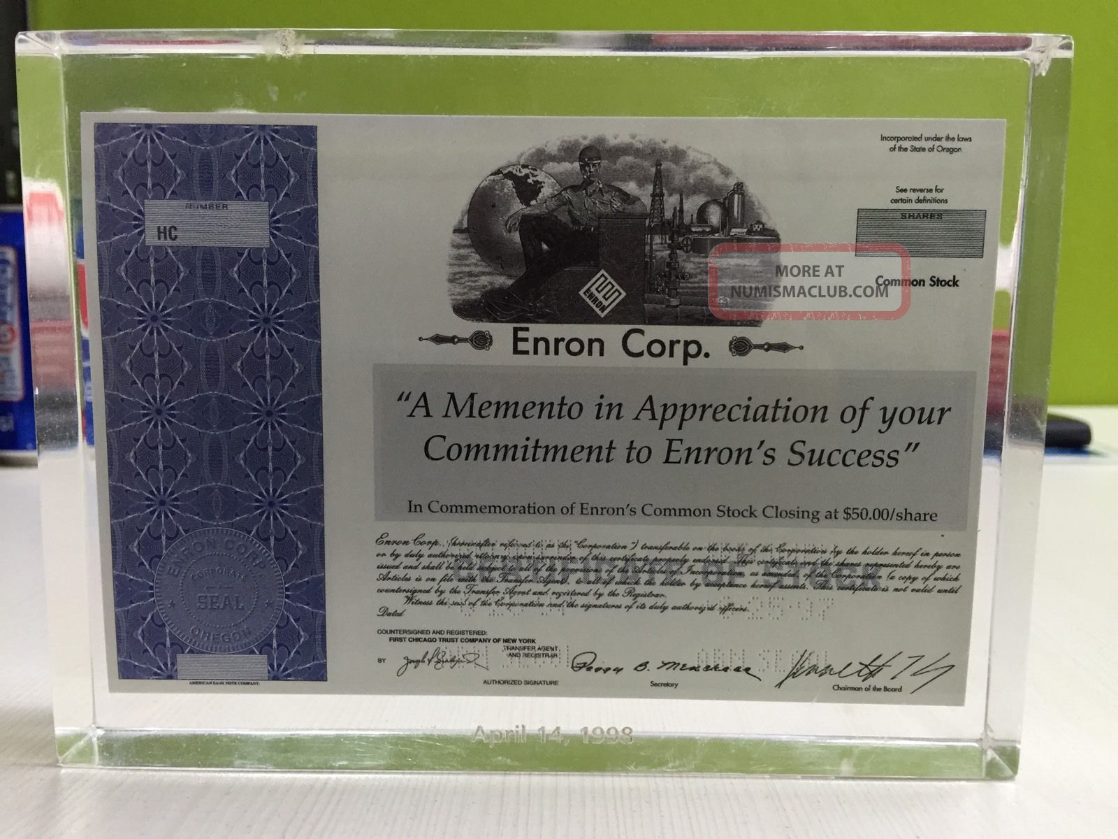 Enron Corp Stock Certificate In Cubed Lucite Plastic Dated April 14,  1998 Stocks & Bonds, Scripophily photo