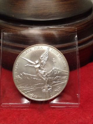 2005 Silver Coin 1 Troy Ozmexico Libertad.  999 Rare Date photo