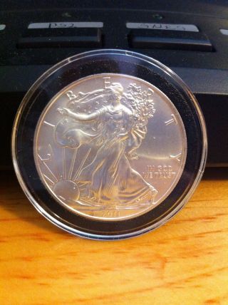 2011 U.  S.  Silver Eagle 1$ Brilliant Uncirculated Dollar Bu photo