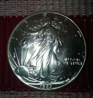 1987 Unc.  American Eagle Silver Dollar $1 Bullion Coin photo