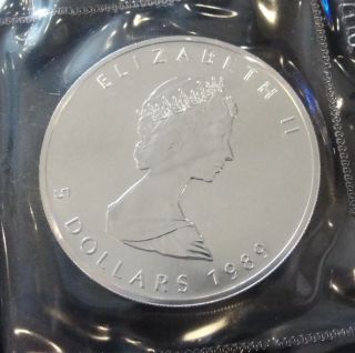 $5 1989 Silver Maple Leaf Bullion Coin 1oz.  9999 Silver Rare Date photo