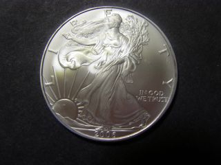 (1) Silver Eagle Dollar 2006 Bullion Coin. photo