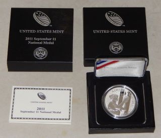 2011 - W Us Proof 1 Troy Oz.  999 Fine Silver Medal - September 11 photo