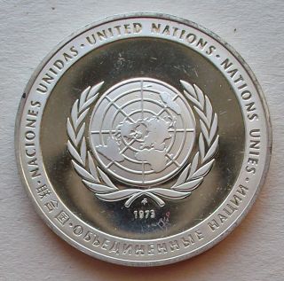 United Nation Peace Medal - 1973 Art Round Proof -.  925 Fine Silver photo