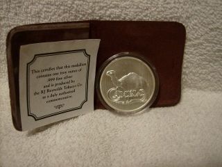 1 Oz.  999 Silver Coin R.  J.  Reynolds The Camels Are Here Joe Camel W/coa & Case photo