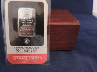 Engelhard 1 Oz Platinum Bar With Assay Card In Plastic photo